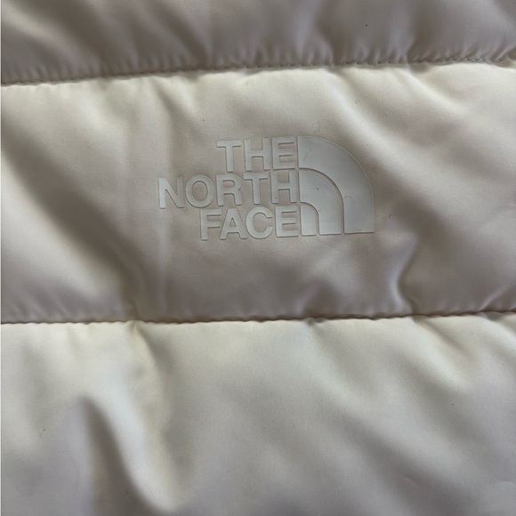 The North Face Women's L Dune Ivory Winter White Puffer Down Vest - Picture 8 of 8